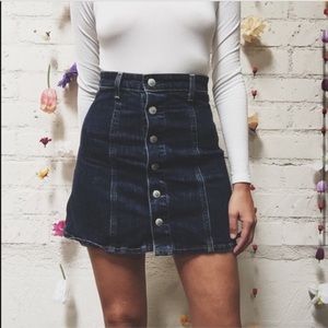 ALEXA CHUNG x AG KETY DENIM BUTTON
DOWN SKIRT